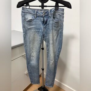 American Eagle Light Wash Super Super Stretch Skinny Jeans, Women’s Size 4 Short